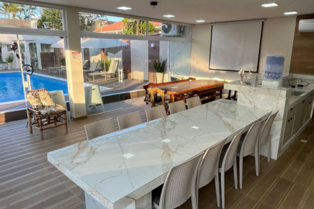 Casa à venda com 8 quartos, sendo 2 suítes, em Flórida, Praia Grande, SP