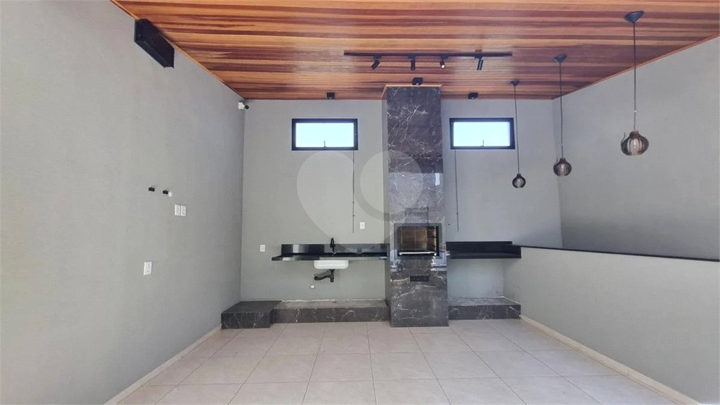 Casa à venda com 3 quartos, sendo 1 suíte, em Jardim Novo Mundo, Várzea Paulista, SP