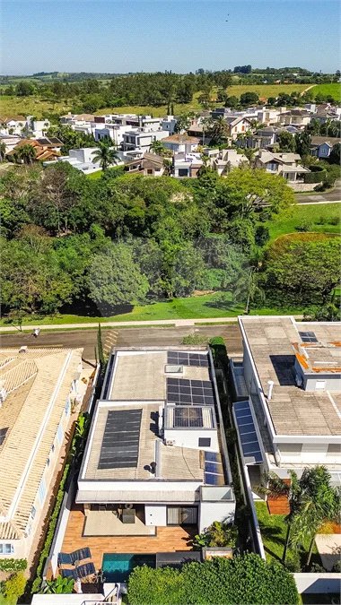 Indaiatuba - HOME DESIGN - Casa Térrea - Condomínio Paradiso - 420 m² de terreno - 307,19 m² de área construída - 3 suítes completas, sendo 1 master com closet planejado e banheira de imersão - Sala de TV reversível para 4ª suíte - Sala de estar ampla e varanda gourmet integrada - Cozinha com móve