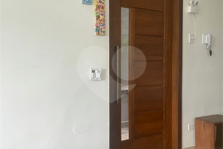 Sobrado à venda com 3 suítes em Horto, São Paulo, SP