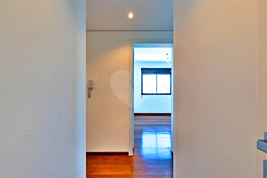 Apartamento à venda com 3 suítes em Campo Belo, São Paulo, SP