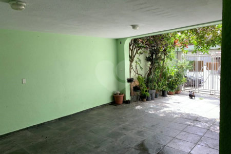 Casa à venda com 3 quartos, sendo 1 suíte,  em Bosque da Saúde, São Paulo, SP