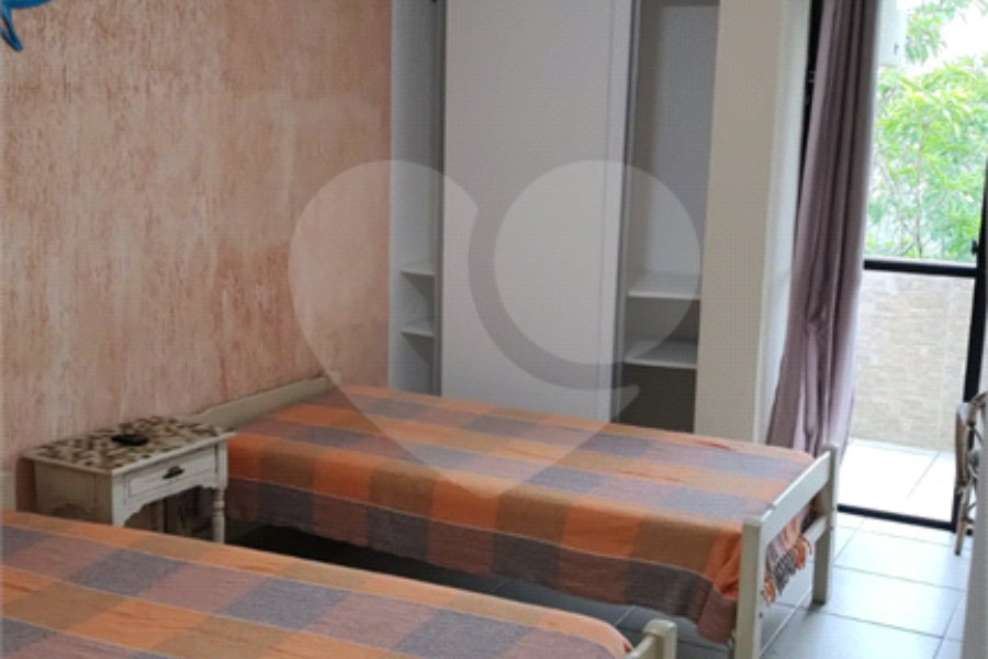 Duplex à venda com 3 quartos, sendo 1 suíte, em Enseada, Guarujá, SP