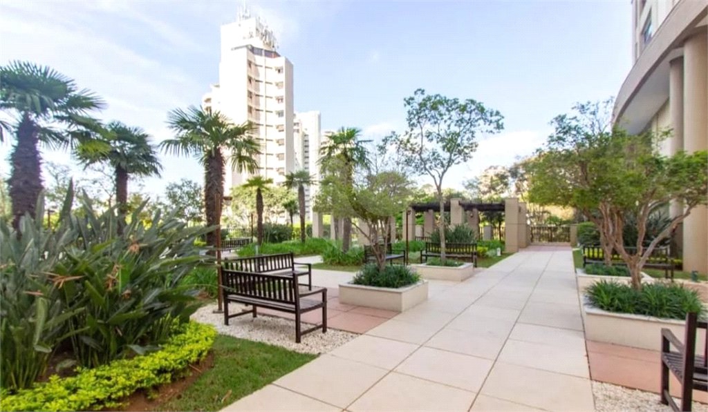 Apartamento à venda com 3 suítes em Paraíso do Morumbi, São Paulo, SP