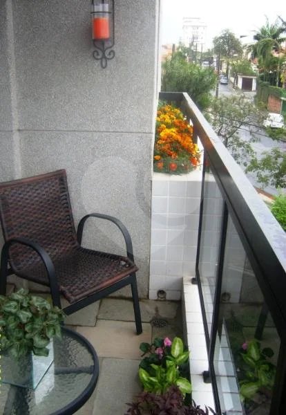 Apartartamento próximo ao Mertrô com 3 quartos