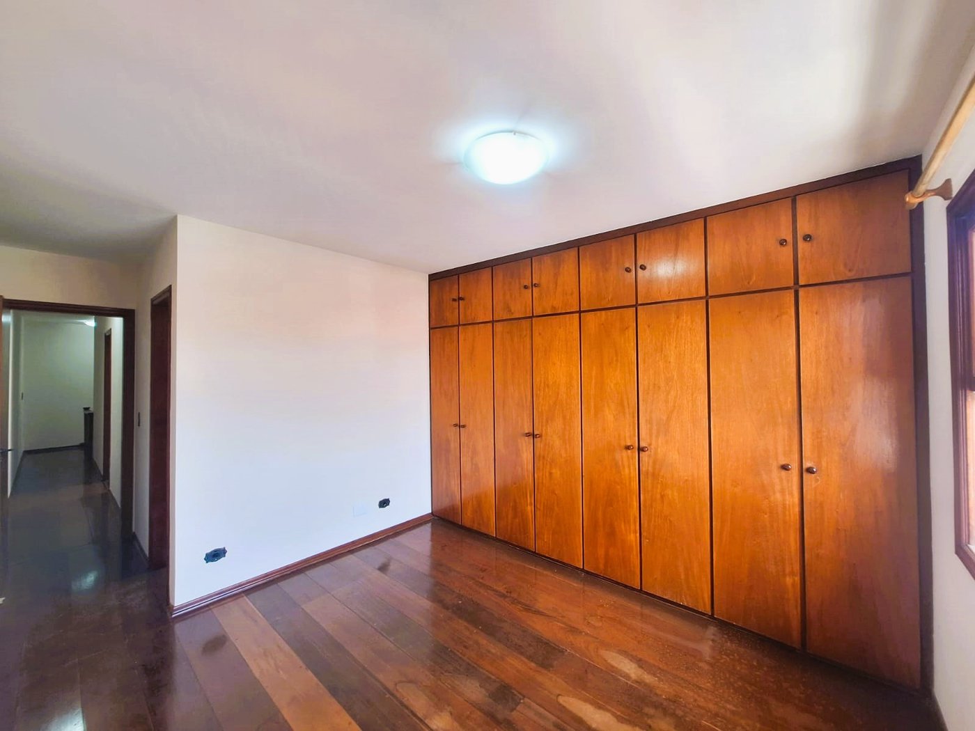 Casa à venda com 4 suítes, sendo 1 suíte externa, no Jardim Bonfiglioli, São Paulo - SP