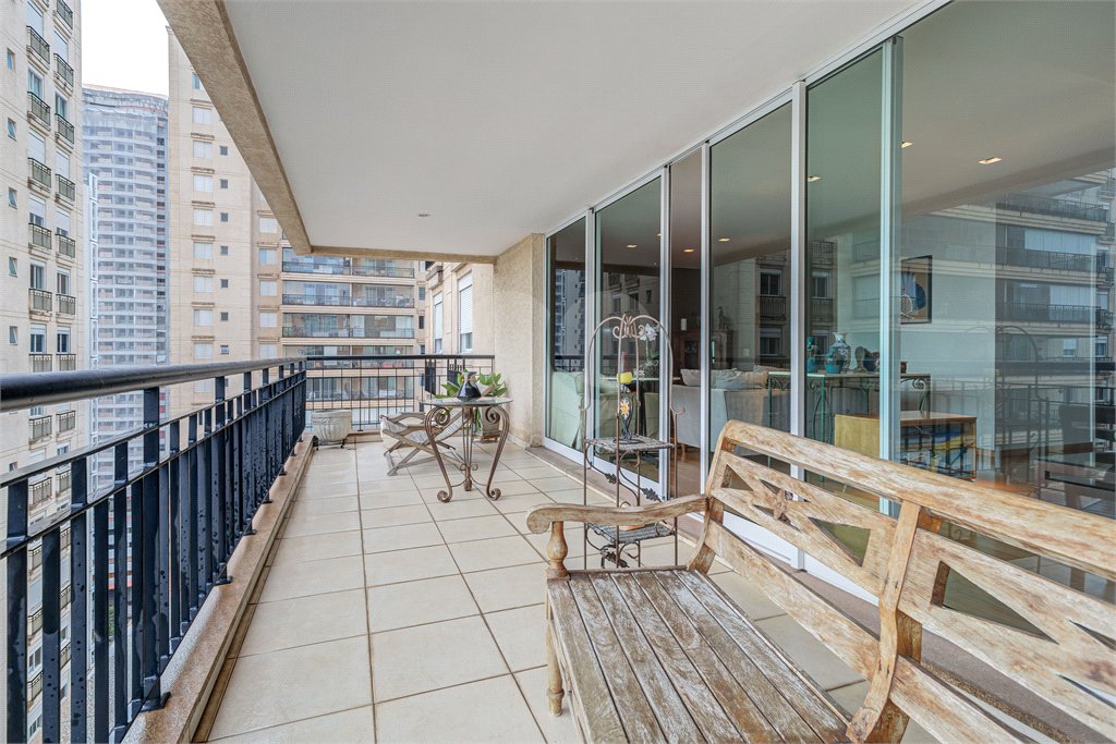 Apartamento à venda com 4 quartos, sendo 3 suítes, em Brooklin, São Paulo, SP