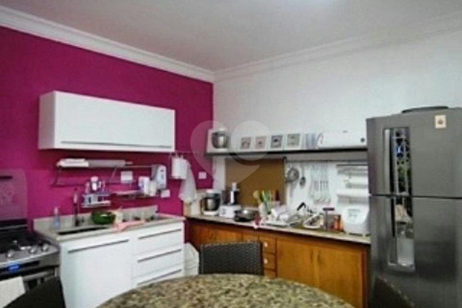 Casa à venda com 4 quartos, sendo 3 suítes, no condomínio Residencial Jardim Itatinga, São Paulo - SP