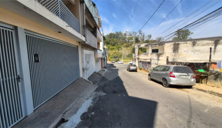 Sobrado à venda com 3 quartos em Jardim Labitary, São Paulo, SP