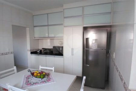 Sobrado à venda com 5 quartos, sendo 1 suíte, em Vila Maria Alta, São Paulo, SP