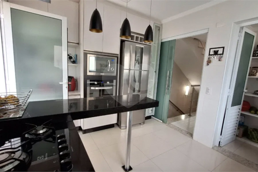 Casa à venda com 5 quartos, sendo 2 suítes,  no condomínio Floradas da Serra, São Paulo - SP