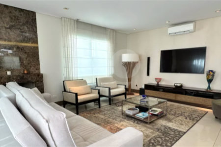 Casa à venda com 4 quartos, sendo 3 suítes,  no condomínio Vila das Flores, São Paulo - SP