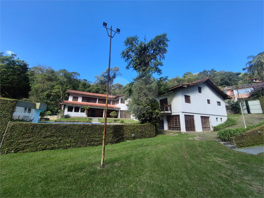 Casa à venda ou para alugar com 4 suítes no condomínio Parque Imperial da Cantareira, Mairiporã - SP