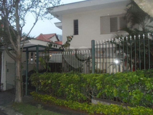 Sobrado à venda com 4 quartos, sendo 1 suíte,  em Jardim Franca, São Paulo, SP