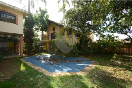 Casa à venda com 5 suítes em Capela do Socorro, São Paulo, SP