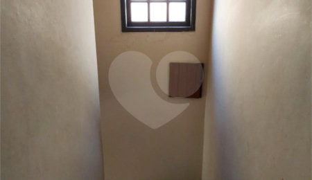 Sobrado à venda com 4 quartos, sendo 1 suíte,  em Lavapés, Mairiporã, SP