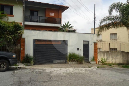 Sobrado à venda com 3 quartos, sendo 1 suíte, em Vila Paulicéia, São Paulo, SP