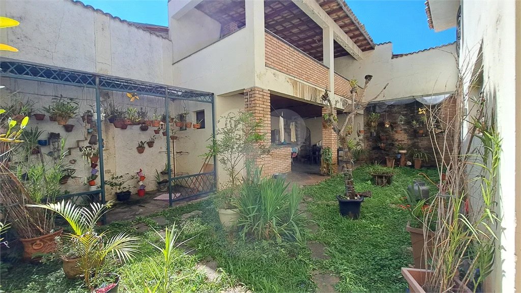 Sobrado à venda com 5 quartos, sendo 1 suíte, em Tremembé, São Paulo, SP