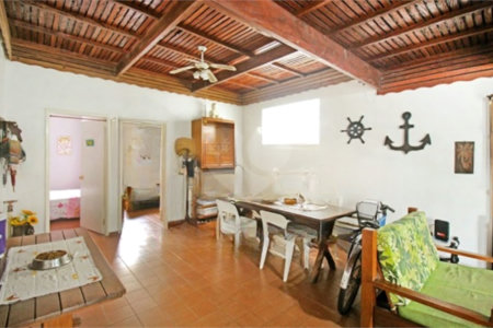 Casa à venda com 3 quartos, sendo 1 suíte,  em Estância Balneária Belmira Novaes, Peruíbe, SP