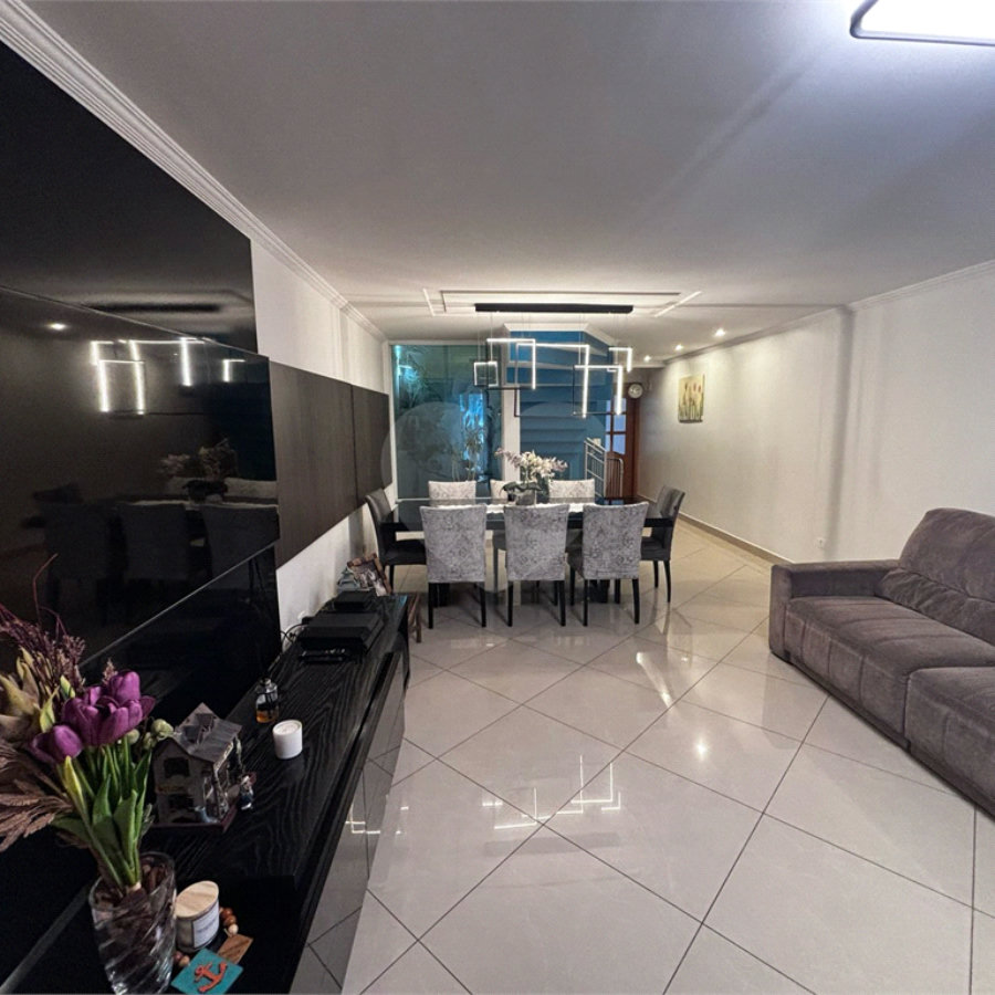 Sobrado à venda com 3 quartos, sendo 1 suíte, em Alto da Mooca, São Paulo, SP