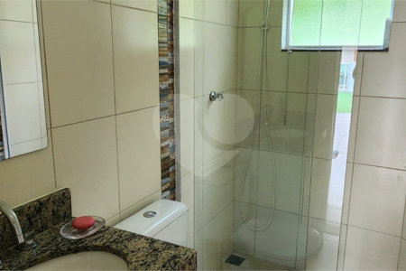Casa à venda com 4 quartos, sendo 2 suítes, no condomínio Marinas, Bom Jesus dos Perdões - SP
