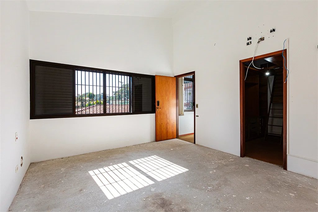 Casa à venda com 6 quartos, sendo 4 suítes, em Butantã, São Paulo, SP