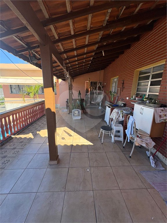 Casa Térrea à venda com 3 quartos em Vila Áurea, Poá, SP