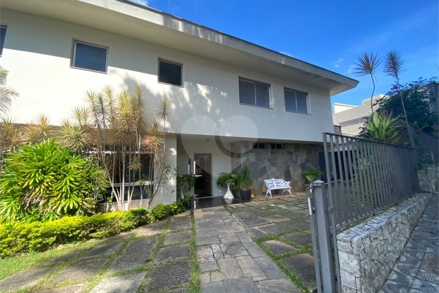 Sobrado à venda com 4 quartos, sendo 1 suíte, em Jardim São Bento, São Paulo, SP