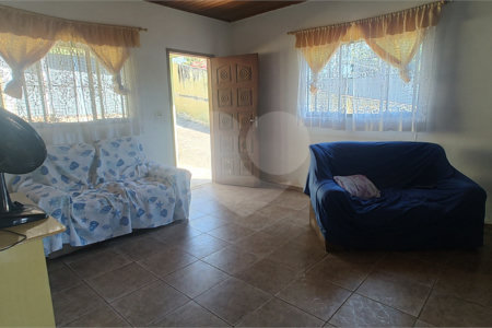 Chácara à venda com 3 quartos, sendo 1 suíte, no Centro, Nazaré Paulista, SP