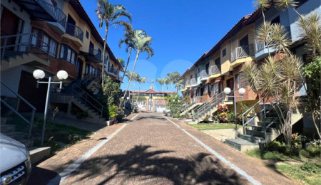 Casa à venda com 3 quartos, sendo 1 suíte,  no condomínio Heráclito Graça, São Paulo - SP