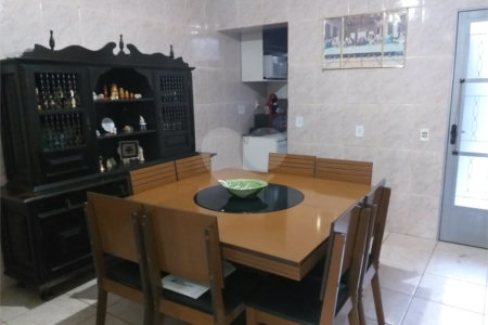 Sobrado à venda ou para alugar com 3 suítes em Santa Teresinha, São Paulo, SP