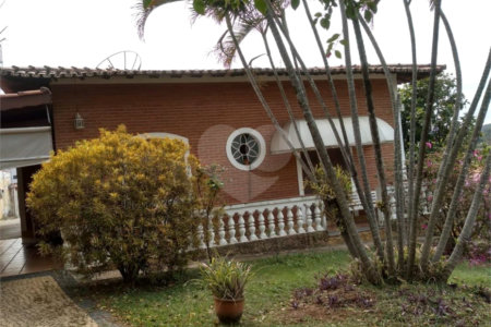 Casa à venda com 3 quartos, sendo 1 suíte, no Centro, Vinhedo, SP