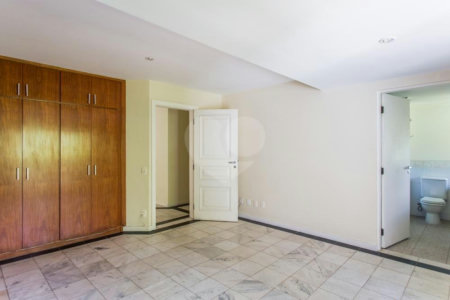 Casa para alugar com 4 suítes no condomínio Chácara Flora, São Paulo - SP