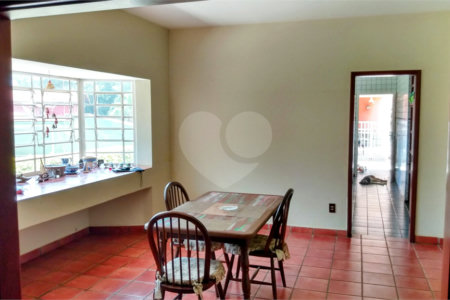 Casa à venda com 4 quartos, sendo 1 suíte, no condomínio Residencial Vale das Laranjeiras, Indaiatuba - SP