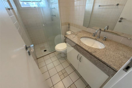Duplex à venda ou para alugar com 1 suíte em Vila Nova Conceição, São Paulo, SP