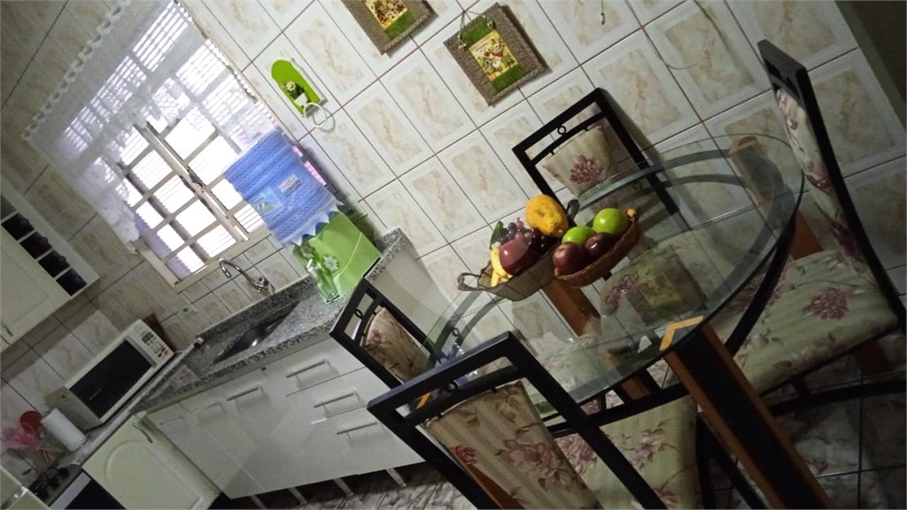 Casa versátil à venda: Casa com 2 Quartos, 3 Unidades Residenciais e Sala Comercial - Louveira