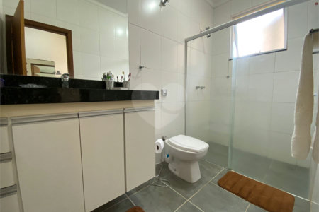Casa térrea no Condomínio Parque Faber I