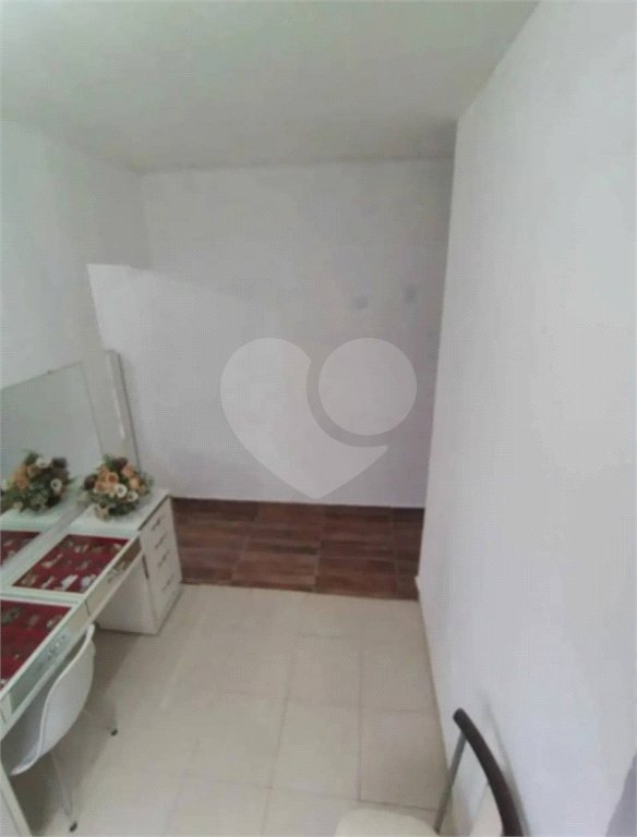 Casa à venda com 2 quartos no condomínio Antilhas, Cotia - SP