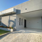 Casa à venda com 3 quartos, sendo 2 suítes, no condomínio PORTO LAGOA, Aquiraz - CE