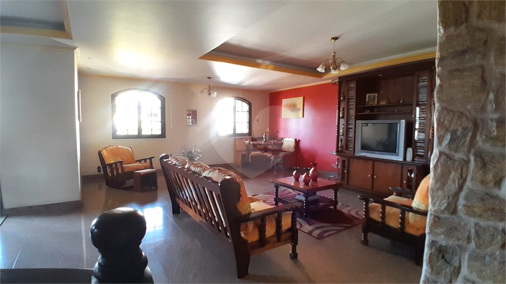 Casa à venda com 4 quartos, sendo 1 suíte, em Bangu, Rio de Janeiro, RJ