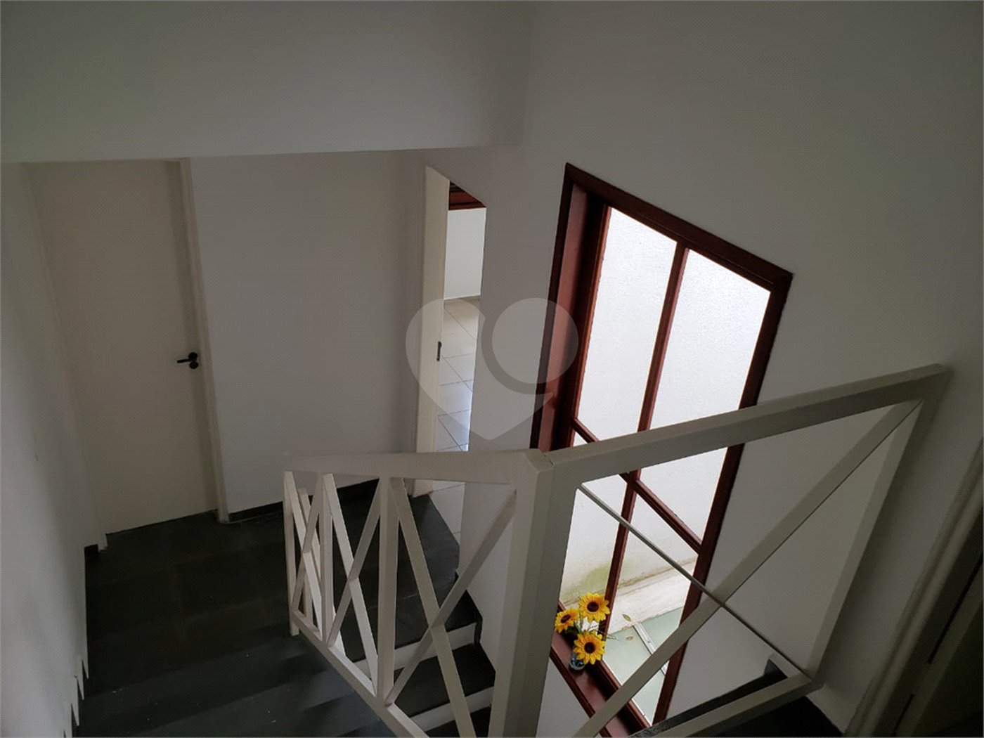 Casa à venda com 3 quartos, sendo 1 suíte, no condomínio Morada dos Pássaros, São Paulo - SP