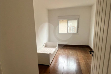 Casa à venda com 4 quartos, sendo 2 suítes,  em Vila Inah, São Paulo, SP