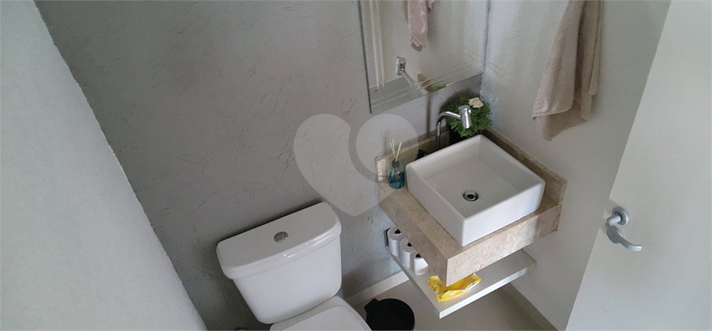 Casa à venda com 4 quartos, sendo 2 suítes, no condomínio Marinas, Bom Jesus dos Perdões - SP