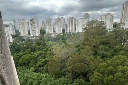 Apartamento à venda com 2 suítes em Parque Reboucas, São Paulo, SP