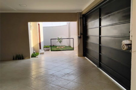 Sobrado à venda com 4 quartos, sendo 3 suítes,  em Jardim Marabá, Itapetininga, SP