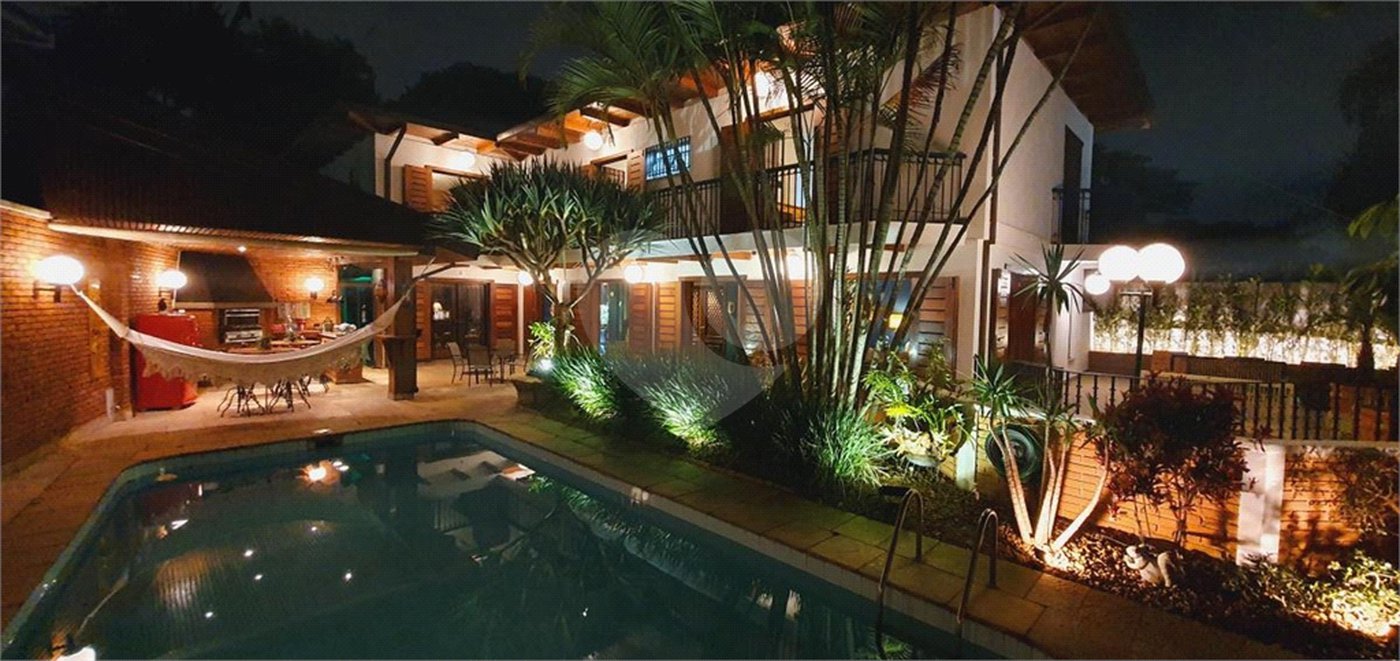 Casa à venda com 5 suítes em Jardim Leonor, São Paulo, SP