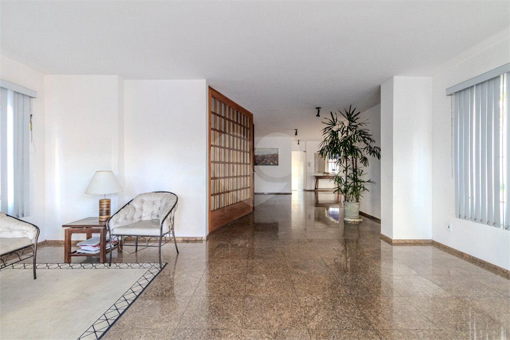 Apartamento para alugar com 3 quartos, sendo 1 suíte, em Vila Hamburguesa, São Paulo, SP