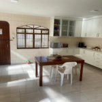 Casa à venda com 5 quartos, sendo 4 suítes, no condomínio Vilarejo Estoril, Mairiporã - SP