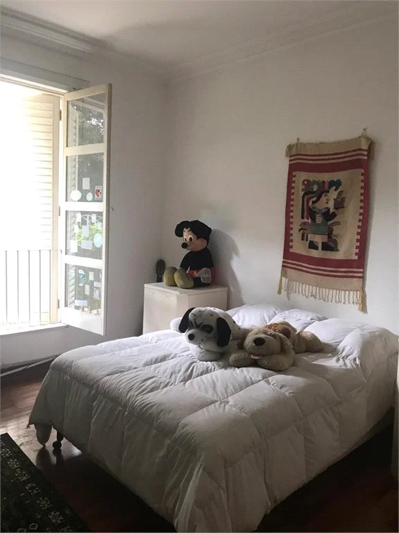 Casa à venda com 4 suítes em Jardim Leonor, São Paulo, SP
