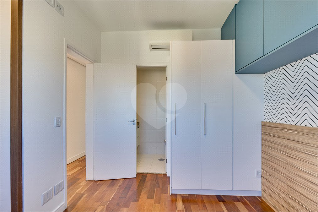 Apartamento à venda com 3 quartos, sendo 1 suíte, em Santo Amaro, São Paulo, SP